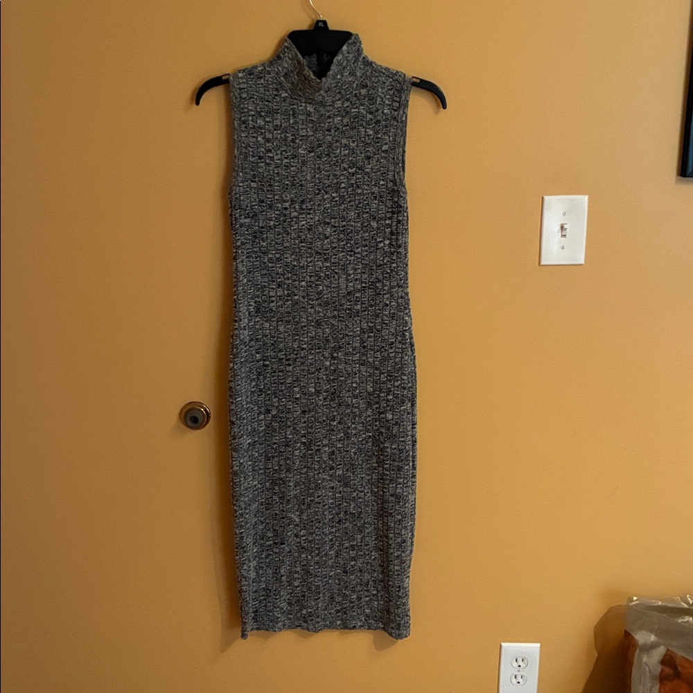 Adam Levine Collection Gray Knit Top